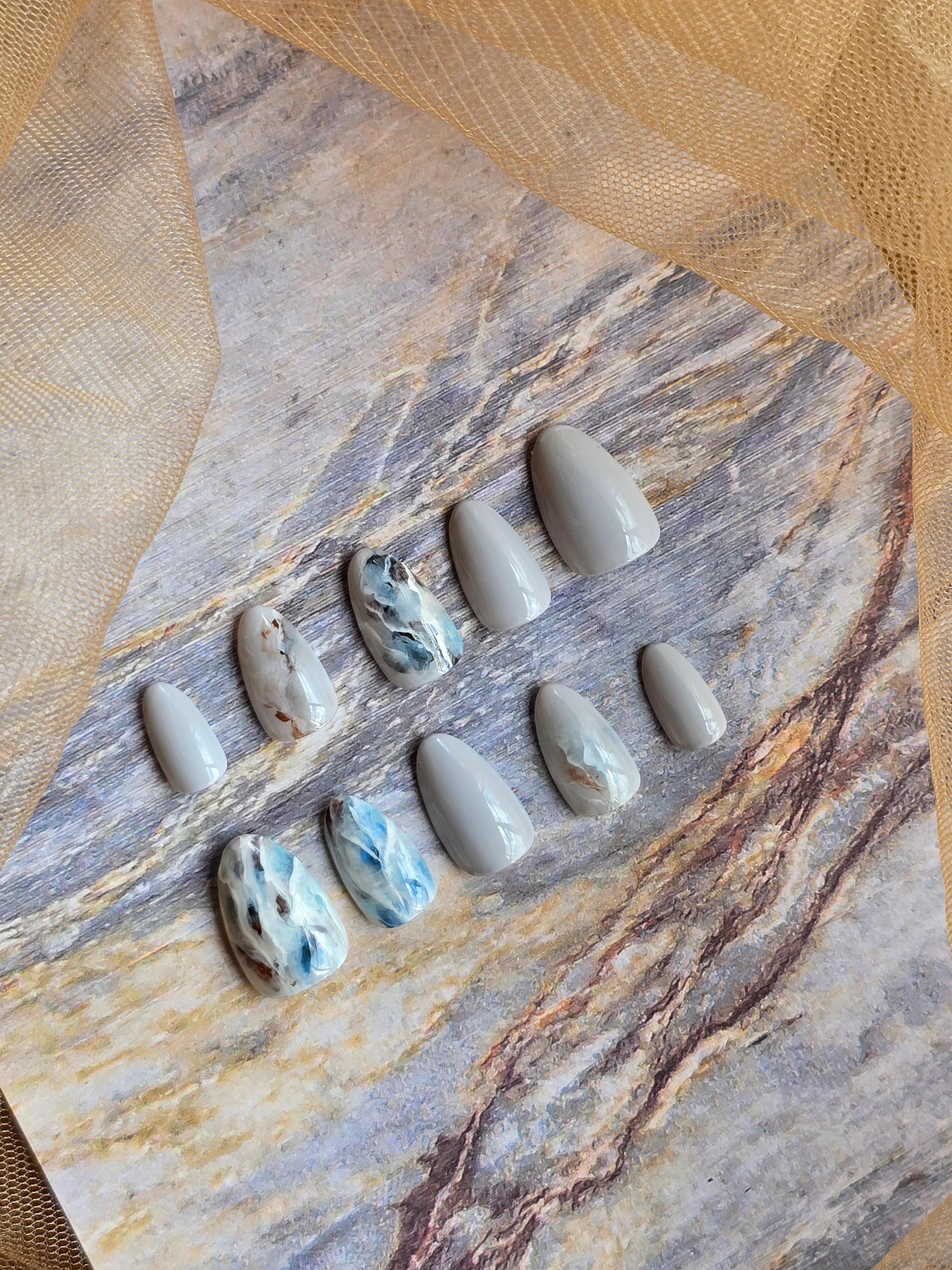 Graublau Marmor Optik 1